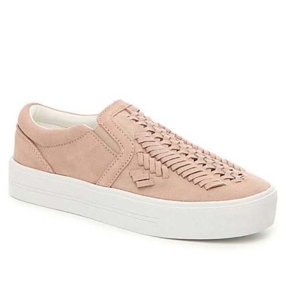 Marc Fisher Dexie sneaker - like new!